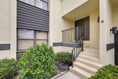 Rarely Available 2 Bedroom, 2 Bathroom Plus Office/Den Floor - photo 5