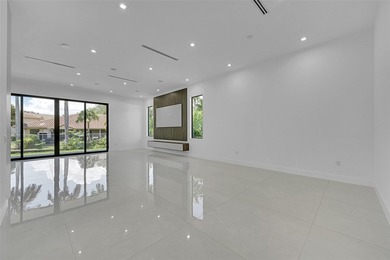 Newly-constructed Wilton Manors luxury waterfront residence - photo 3