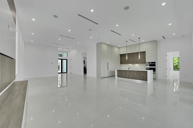 Newly-constructed Wilton Manors luxury waterfront residence - photo 8