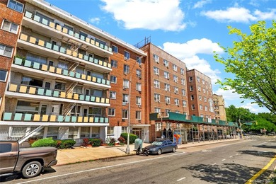 *SPONSOR SALE* NO BOARD APPROVAL! Welcome to the fully renovated - photo 1