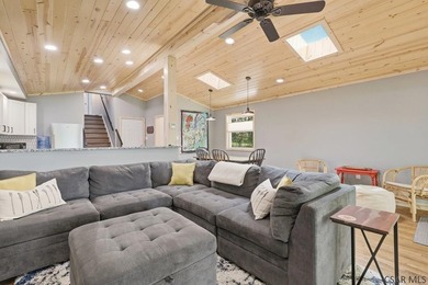 Welcome to your fully renovated Lake Stonycreek retreat! This - photo 22