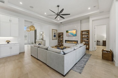 This luxury single family Florida home is thoughtfully designed - photo 5