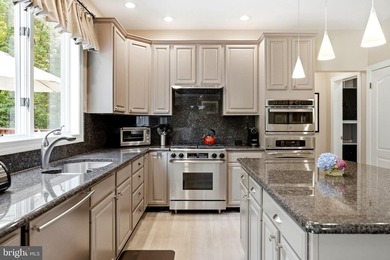 An extraordinary custom estate tucked away on a quiet cul-de-sac - photo 8