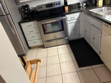 (private lake, pond, creek) Condo For Sale in Lauderhill Florida