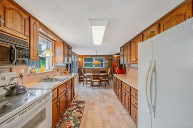 Welcome to Patchogue Shores! Nestled on a quiet, no through - photo 6