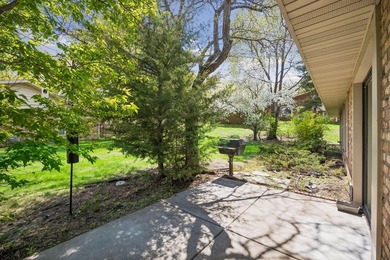 Welcome to this inviting end-unit townhome in the desirable - photo 28