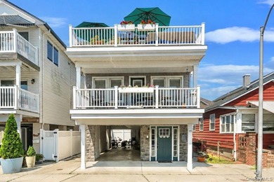 Ideally situated between the beach and bay in Long Beach's - photo 1