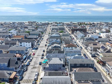 Ideally situated between the beach and bay in Long Beach's - photo 3