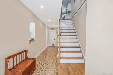 Ideally situated between the beach and bay in Long Beach's - photo 9