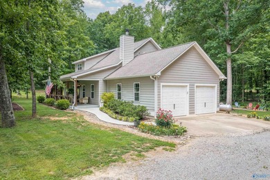 (private lake, pond, coastal) Home For Sale in Gaylesville Alabama