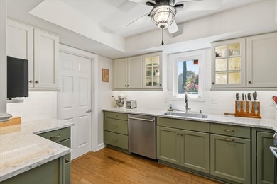 Comfort, convenience, and Lowcountry living come together in one - photo 7