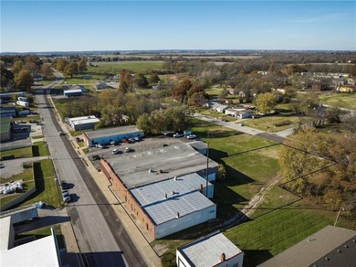 Over 15,000 sq. ft of commercial opportunity in Higginsville!