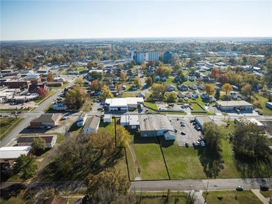 Over 15,000 sq. ft of commercial opportunity in Higginsville!