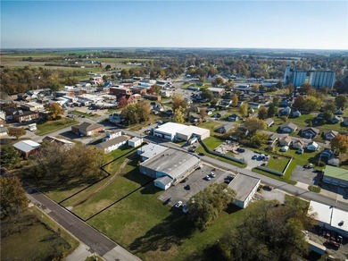 Over 15,000 sq. ft of commercial opportunity in Higginsville!