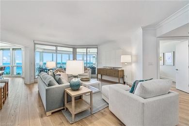 Indulge in a luxurious beachfront lifestyle in this exquisitely - photo 2