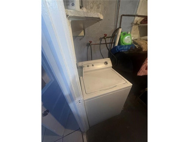 Spacious brick One Family in Canarsie. Top floor consists of 2 - photo 13