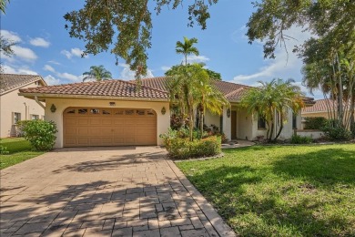 (pending lake) Home Active Under Con in Plantation Florida