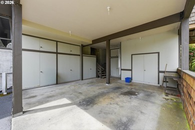 Custom townhouse tucked away on 3+ private, in-town acres - photo 45