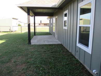 Move in Ready, Seller Financing will have you ready for back to - photo 5