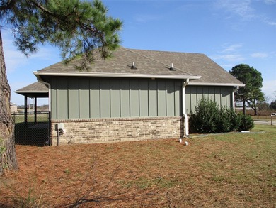 Move in Ready, Seller Financing will have you ready for back to - photo 6