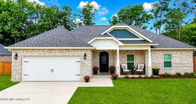 Experience refined living in the heart of Florence Gardens, a - photo 1