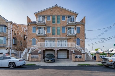 East River - Bronx County  Townhome/Townhouse Sale Pending in Bronx New York