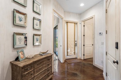 Perfectly positioned just steps from the Gulf, 22 Saint Tropez - photo 11