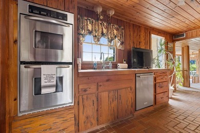 Experience the charm and character of a timeless Lake Jackson - photo 15