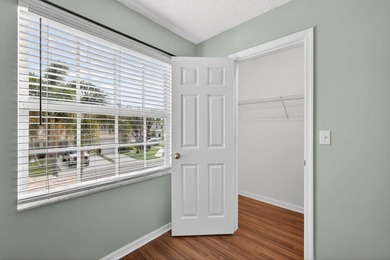 Beautifully updated coastal living just minutes from the ocean - photo 17
