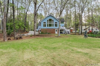 Welcome to this charming waterfront retreat offering the perfect - photo 17