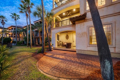 Perfectly positioned just steps from the Gulf, 22 Saint Tropez - photo 18