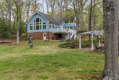 Welcome to this charming waterfront retreat offering the perfect - photo 18