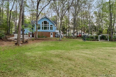 Welcome to this charming waterfront retreat offering the perfect - photo 19