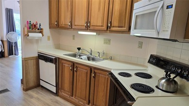 Welcome to easy Florida living in the desirable Sugar Creek - photo 22