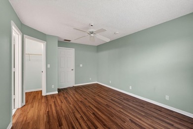 Beautifully updated coastal living just minutes from the ocean - photo 22