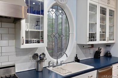 Welcome to this charming waterfront retreat offering the perfect - photo 23