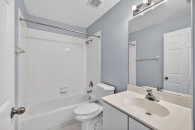 Beautifully updated coastal living just minutes from the ocean - photo 26