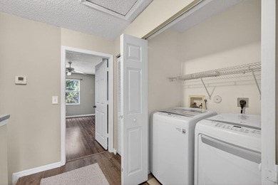 Beautifully updated coastal living just minutes from the ocean - photo 27