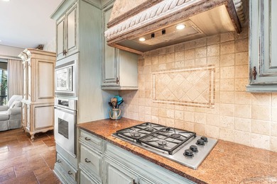Perfectly positioned just steps from the Gulf, 22 Saint Tropez - photo 31
