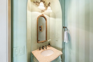 Perfectly positioned just steps from the Gulf, 22 Saint Tropez - photo 37