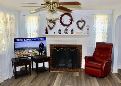 Country Living Solar Home with Guest Cottage - Ideal