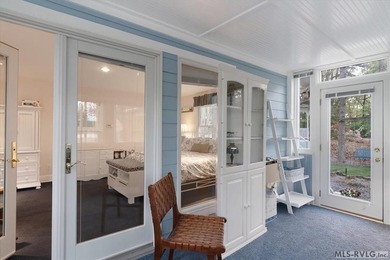 Welcome to this charming waterfront retreat offering the perfect - photo 45