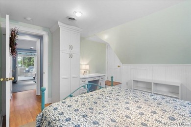 Welcome to this charming waterfront retreat offering the perfect - photo 47