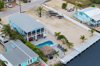 Built in 2019 on a Double Lot! This modern home features three - photo 8