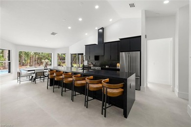 FIVE ACRES of pure Naples freedom where luxury meets - photo 9