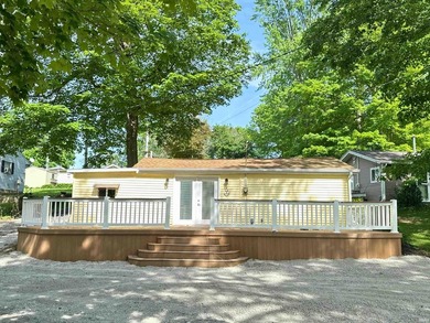 NO PROJECTS NEEDED! FULL RENO! This Irish Lake cottage is - photo 1