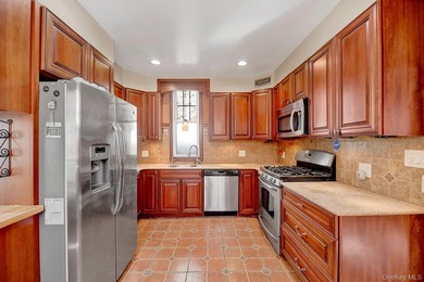 Opportunity Knocks! Ideal for savvy investors and primary - photo 1
