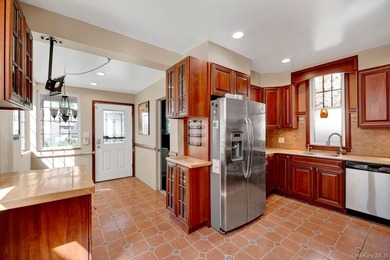 Opportunity Knocks! Ideal for savvy investors and primary - photo 2