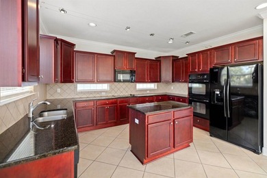 If you're looking for a spacious home with a functional layout - photo 12