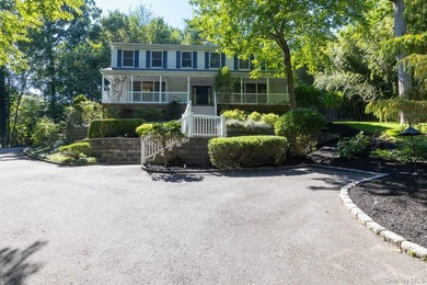 Welcome to this meticulously maintained Colonial, lovingly cared - photo 1